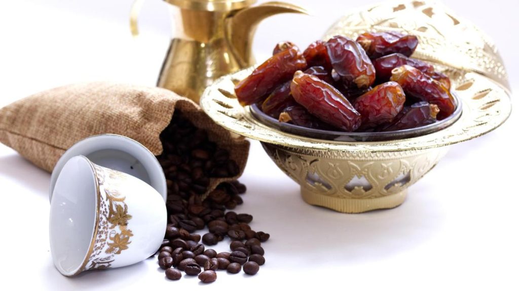 نصائح رمضانية تساعدك في الإقلاع عن الكافيين والسجائر