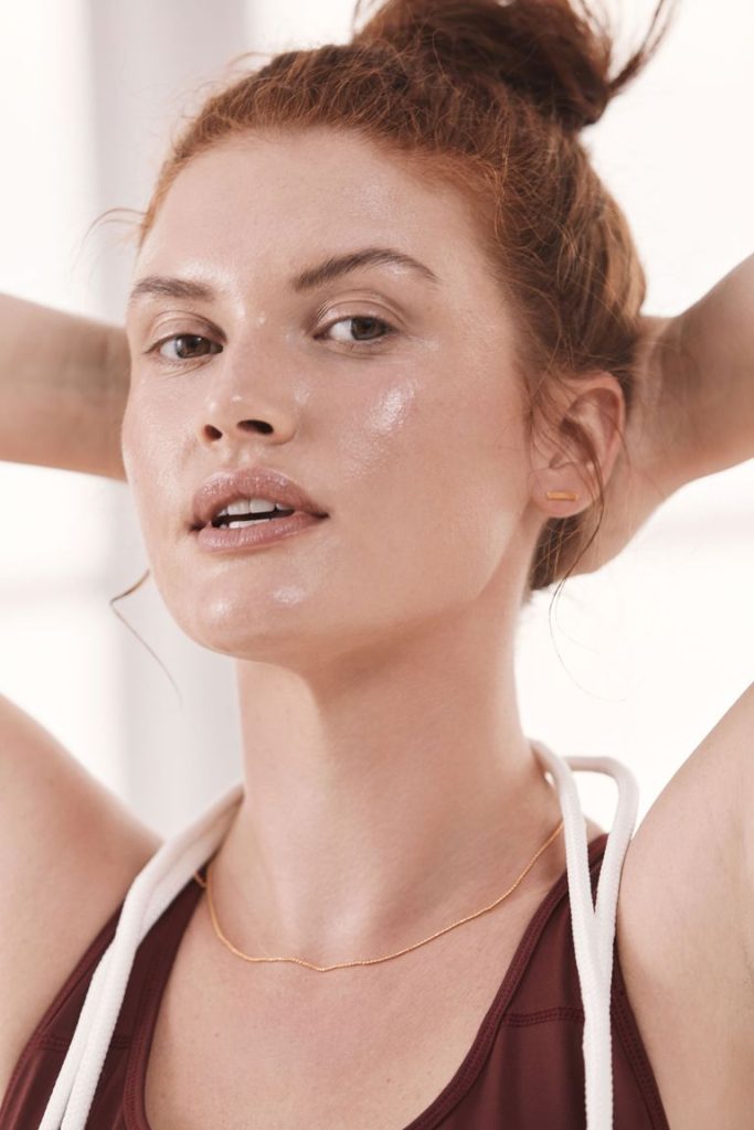 تحذير هام للسيدات لا تمارسي الرياضة و المكياج على وجهك ؟