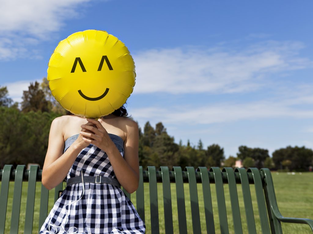 الإنسان بيده أن يكون سعيد أو تعيس