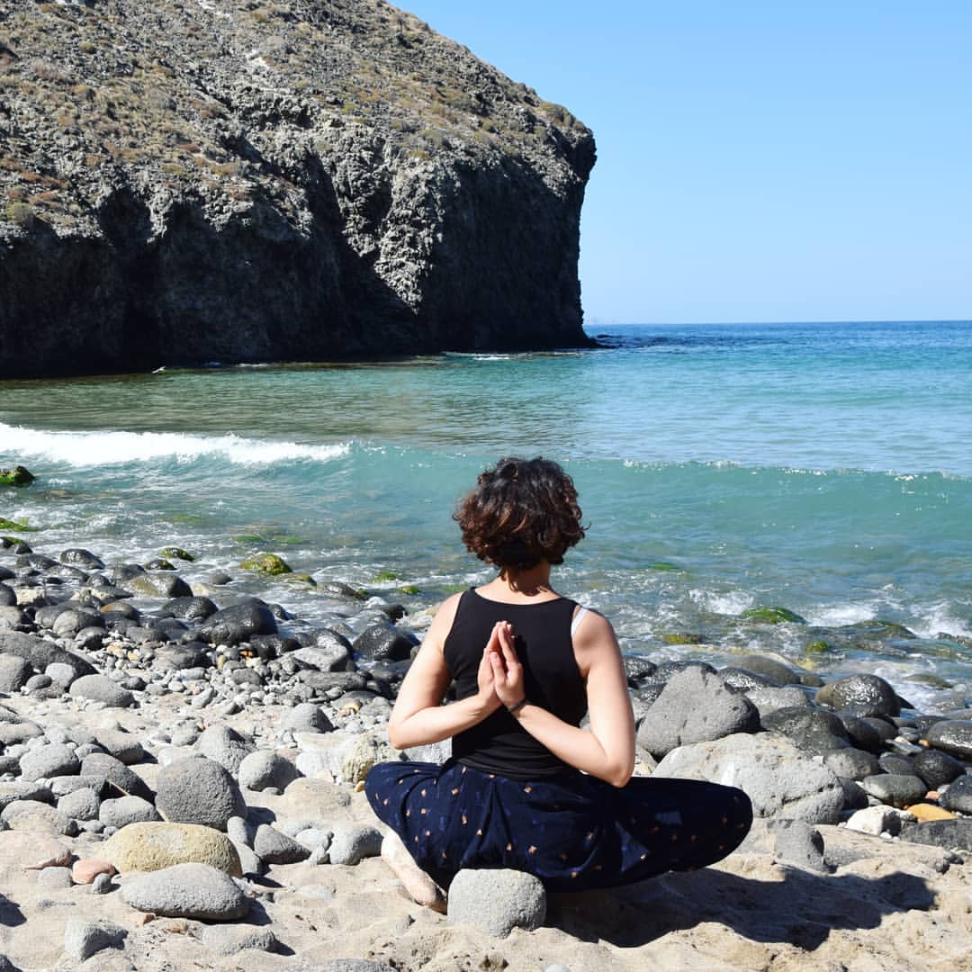 اليوجا في المناطق المفتوحة 