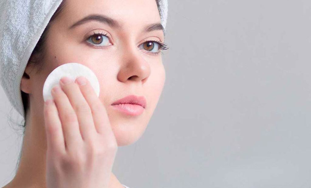 إخفاء عيوب الوجة بدون مكياج