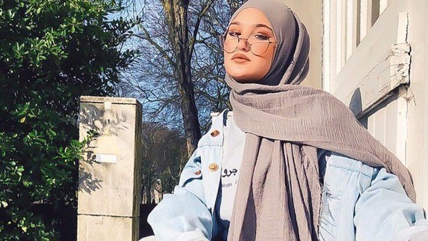 كيف أكون أنيقة في الحجاب