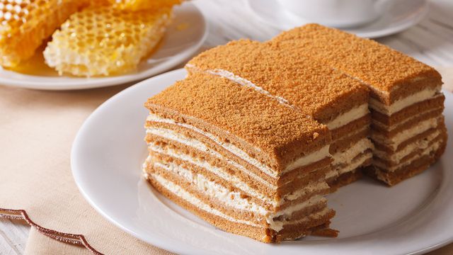 كيكة العسل الروسية 