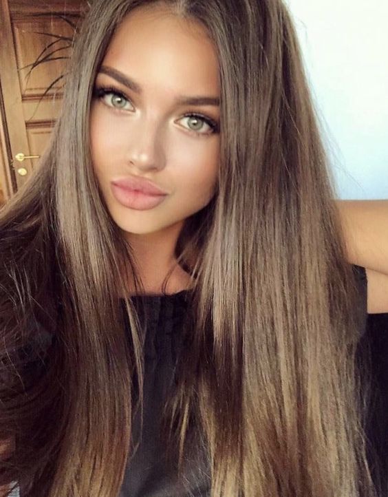 البشرة القمحية الفاتحة