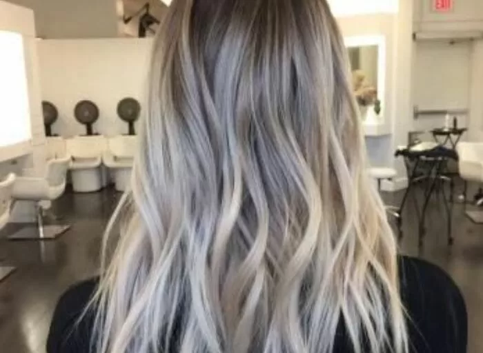 صبغة اشقر رمادي فاتح على الشعر الاسود