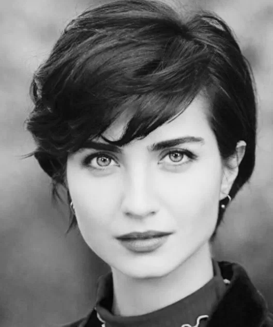 قصات شعر قصير مع غرة