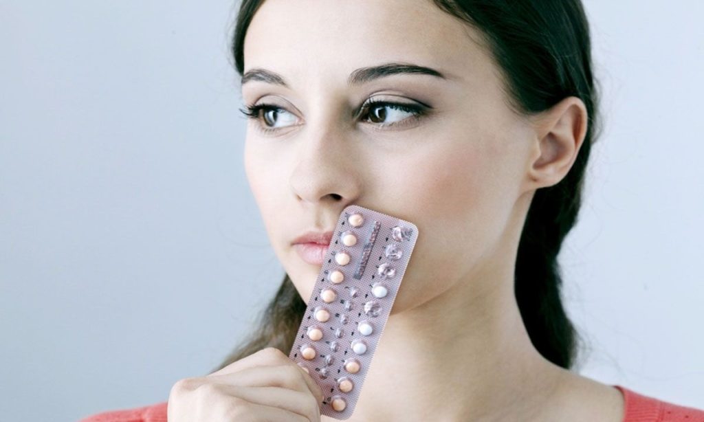 متى تنزل الدوره بعد انتهاء حبوب منع الحمل