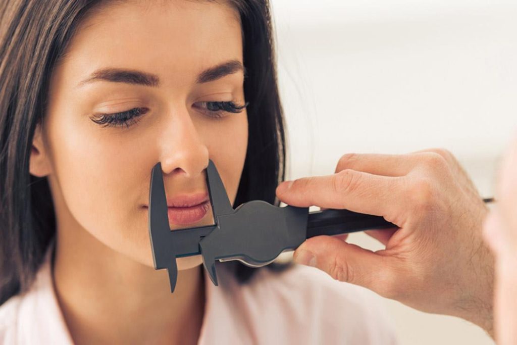 عملية تصغير فتحات الأنف