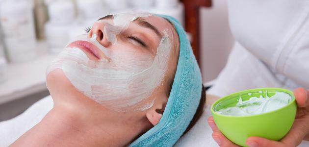 ماسك لتفتيح البشرة وترطيبها