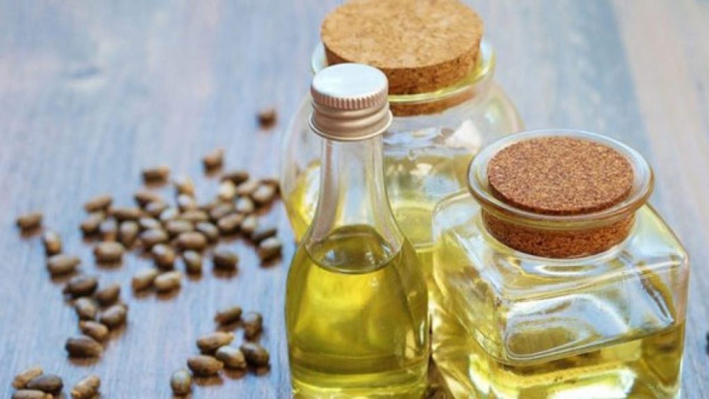 زيت الخروع لتكثيف الشعر