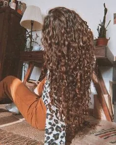 شعر طويل ملفلف