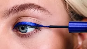 آيلاينر أزرق