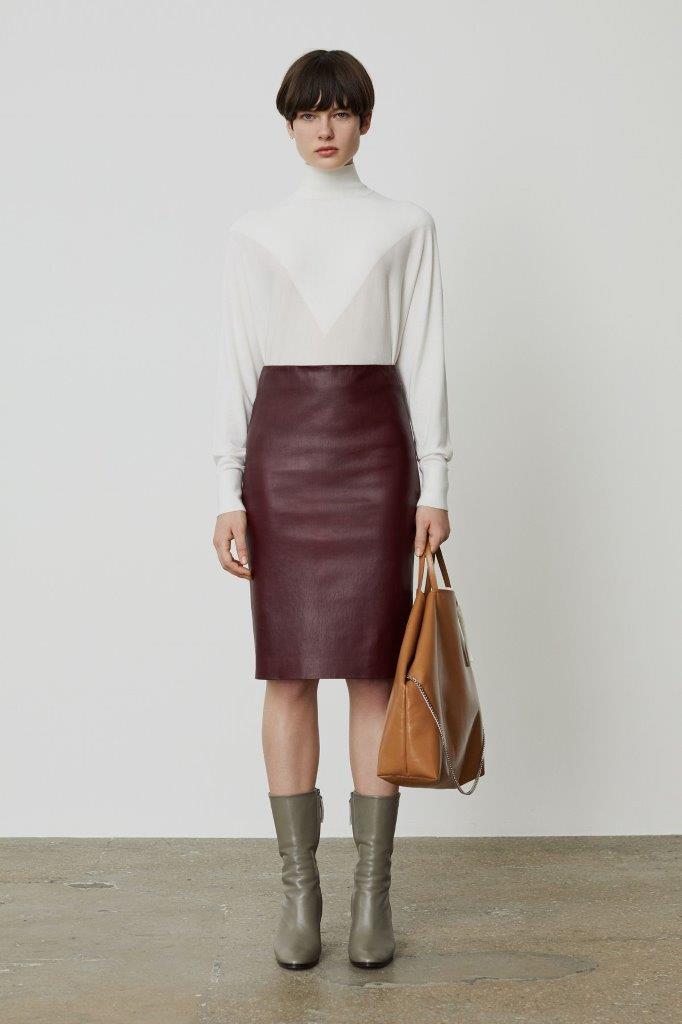 موديلات تنانير جلد قصيرة