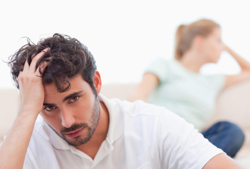 علامات حب الزوج لغير زوجته
