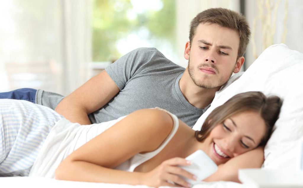 علامات غيرة الرجل العاشق