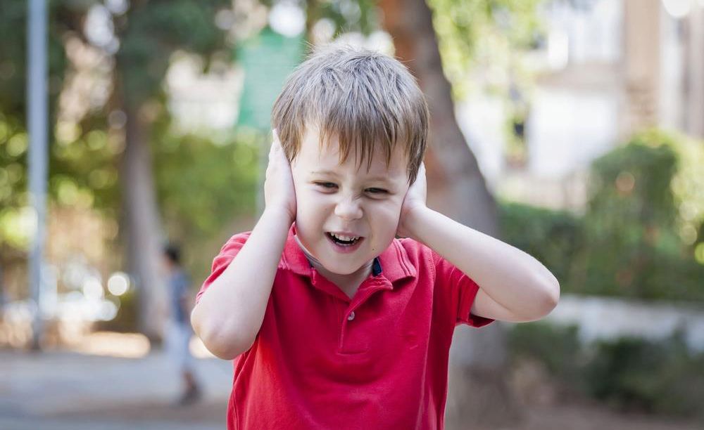 أعراض التوحد عند الأطفال في عمر ثلاث سنوات