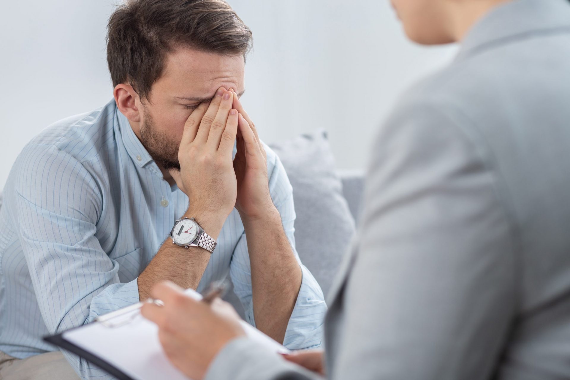 أنواع الصدمات النفسية وعلاجها