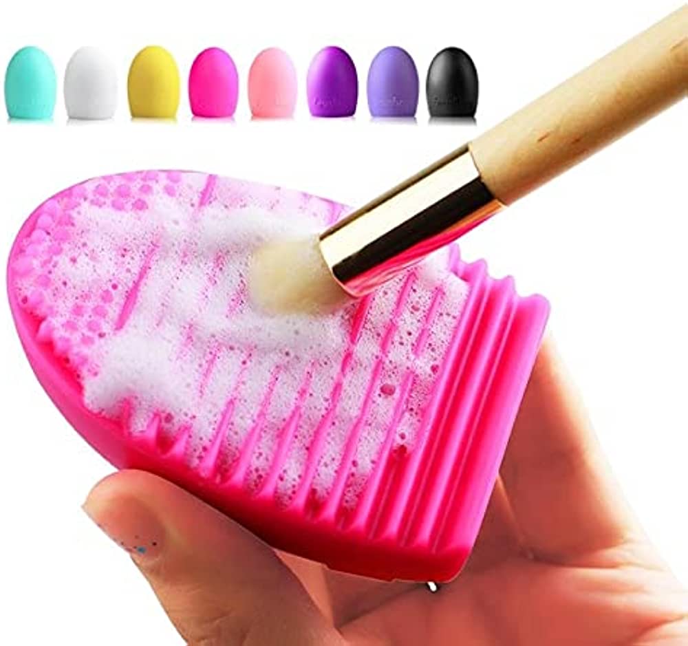 تنظيف فرش المكياج