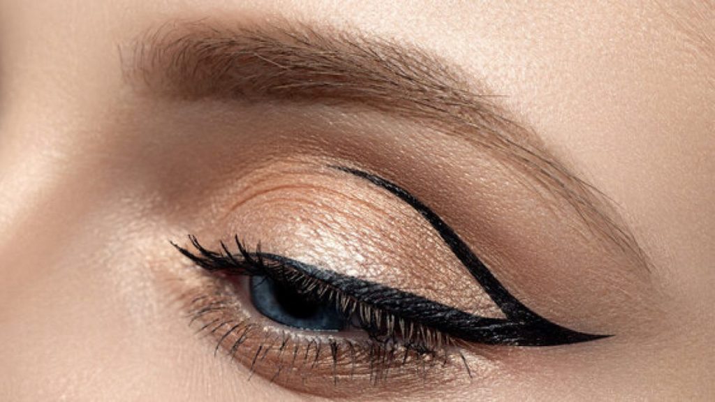 انواع رسمات الايلاينر