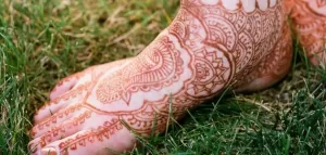 طريقة عمل حنة للرجلين بشكل صحيح