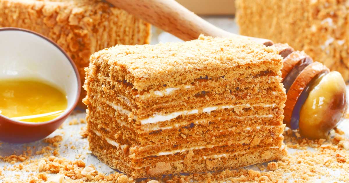 طريقة كيكة العسل الروسية
