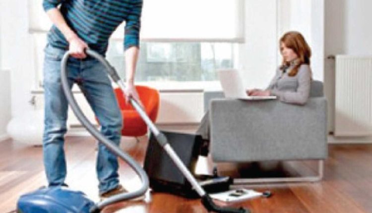 الزوجة المهملة في نظافة بيتها