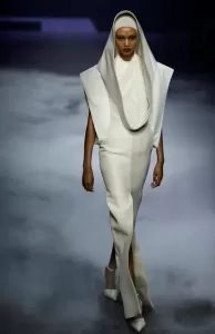 مصمم الأزياء السعودي محمد آشي 