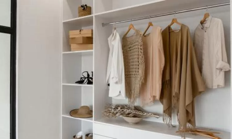 ألوان تليق مع البيج في الملابس