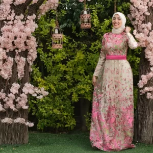 فساتين خطوبة في البيت