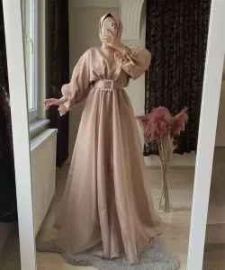 فساتين خطوبة في البيت
