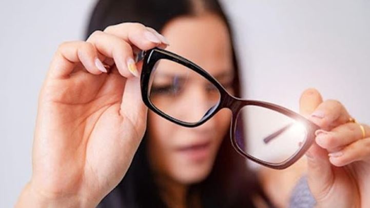 هل أصحاب النظارات الطبية أكثر ذكاءا ؟ تعرف على الحقيقة..