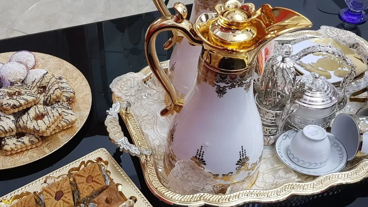 الشاي والحلويات التقليدية في الجزائر