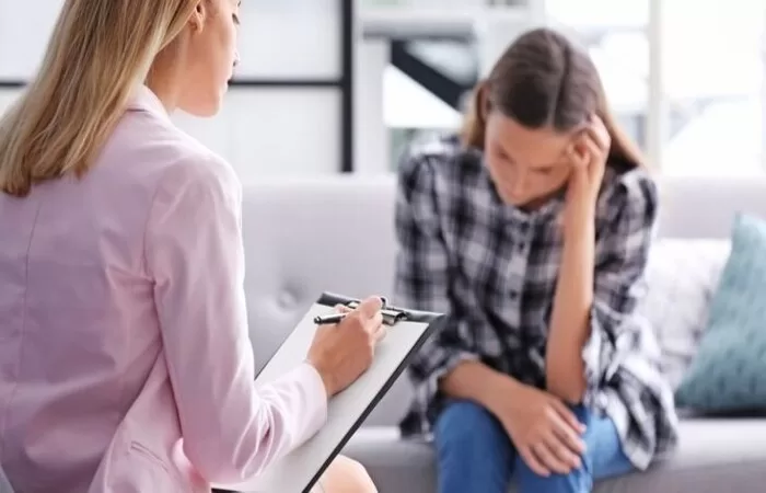 تحدث مع لايف كوتش للتخلص من الأفكار السلبية